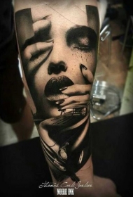 神秘的黑色女人脸与汽车纹身图案