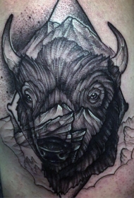 大臂黑色点刺风格公牛头纹身图案