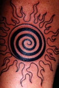 黑色螺旋太阳纹身图案