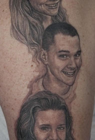成长的孩子肖像黑灰纹身图案