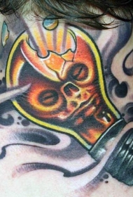 男性脖子彩色灯泡纹身图案