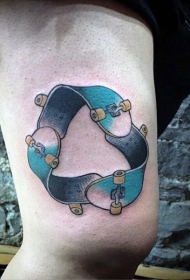 腿部彩色可笑的滑板纹身图案