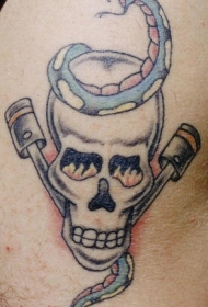 肩部彩色old school骷髅蛇纹身图案