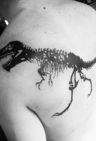 背部黑色恐龙骨架个性纹身图案