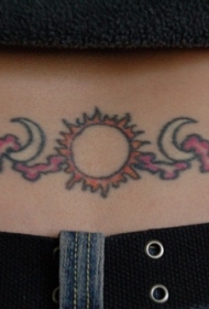 腰部漂亮的太阳月亮和星星纹身图案