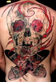 背部黑色和红色骷髅滑板纹身图案