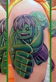 肩部滑稽的彩色乐高巨人纹身图案