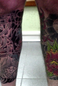 小腿日式黑色天空和五颜六色的花纹身图案