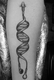 手臂灰色DNA形耳机纹身图案