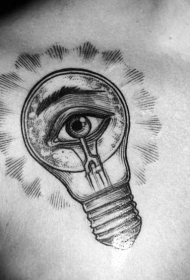 胸部有趣的电灯泡与眼睛纹身图案