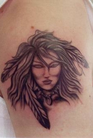 肩部棕色印度女性萨满纹身图案