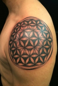 肩部黑灰花朵图腾纹身图案