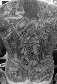 背部惊人的黑白大规模西方骷髅纹身图案