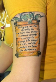 彩色的英文铭文设计手臂纹身图案