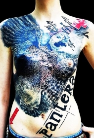 神秘的有翼生物彩色十字架纹身图案