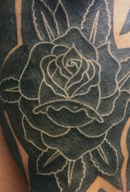 个性的黑白玫瑰花纹身图案