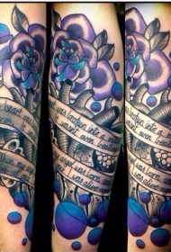 腿部彩色新学校风格色紫玫瑰与心脏纹身