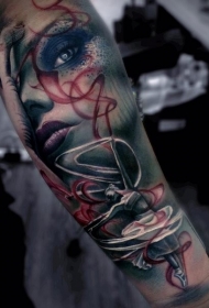 小臂芭蕾舞者和女人脸彩绘纹身图案