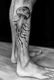 小腿有趣的黑白水母纹身图案