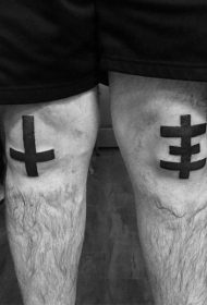 简单的黑色粗线条纹身图案