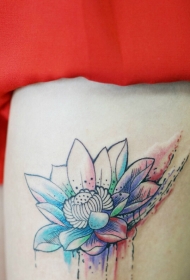 美女腿部性感的彩墨莲花纹身图案