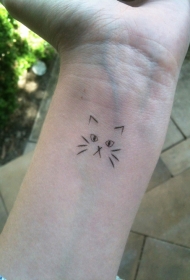 超级简约的猫手腕纹身图案