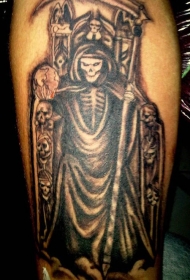 可怕的死神与头骨纹身图案