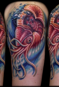 旧货风格的彩色肩部鱿鱼纹身图片