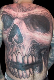背部华丽的黑灰壮观骷髅纹身图案