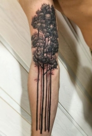 小臂雕刻风格黑色高树纹身图案