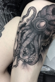 大腿雕刻风格黑色神秘章鱼纹身图案