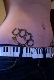 腹部彩色金属纹身图案