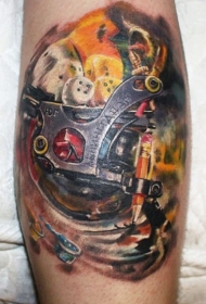 腿部彩色机械与骰子纹身图案
