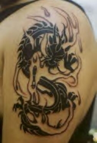 龙图腾和火焰黑色纹身图案