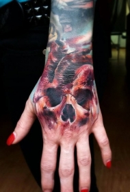 手背彩色神秘骷髅头纹身图案