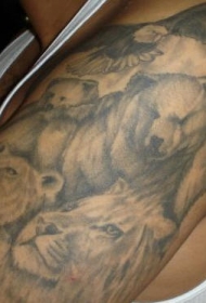 大臂熊和狮子黑灰纹身图案