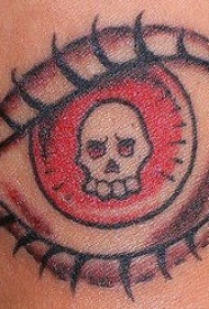 眼球里有骷髅纹身图案