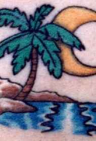 手臂彩色小岛树木纹身图案