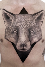胸部黑色几何狐狸头纹身图案