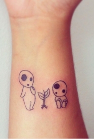 手腕黑色可爱的小怪物纹身图案