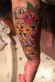 old school十字架与玫瑰纹身图案