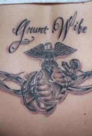 鹰和荆棘字母纹身图案