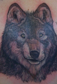 肩部逼真大耳朵狼头纹身图案