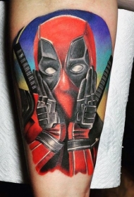 腿部彩色搞怪死侍纹身图案