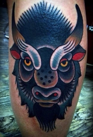 腿部彩色老学校的风格色的牦牛头纹身