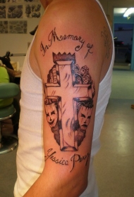 男性手臂黑色十字架纹身图案