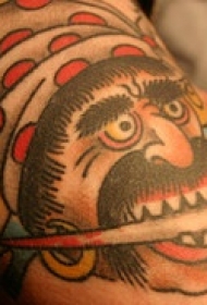 匕首在海盗口中纹身图案