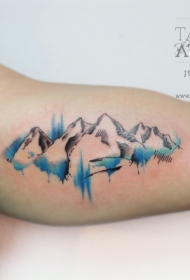 男性手臂水彩色风景纹身图案