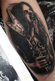 小腿令人毛骨悚然的摇滚明星纹身图案