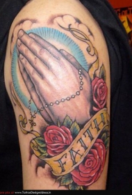 school彩色祷告的手和十字架玫瑰纹身图案